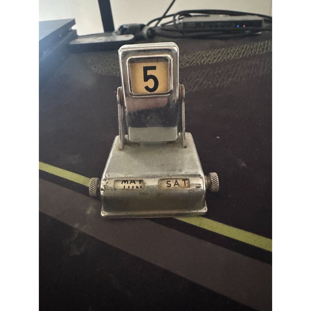 Vintage Art Deco Chrome Perpetual Desk Calendar Flip Date Day Month Working